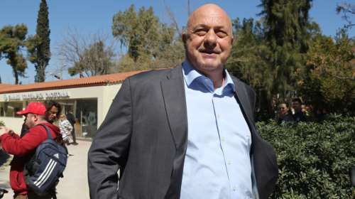 Τα exit poll σε Βόλο και Θεσσαλονίκη - Από την πρώτη Κυριακή με... περίπατο ο Μπέος, στον β&#39; γύρο Ζέρβας - Αγγελούδης