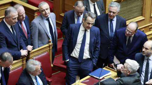 Μητσοτάκης κατά Μαρινάκη χωρίς να τον κατονομάζει: "Έχει πολιτικές φιλοδοξίες, εγώ δεν συγκυβερνώ με χοντρά πορτοφόλια"