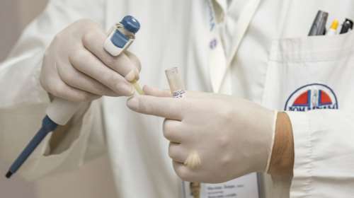 Ανησυχεί το εκρηκτικό κοκτέιλ ιώσεων, λοιμώξεων και κορονοϊού: Στο "κόκκινο" τα παιδιατρικά νοσοκομεία