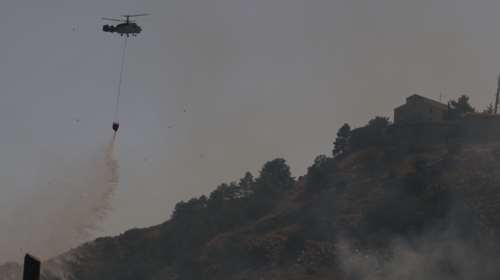 Εκτός ελέγχου η φωτιά στην Κέρκυρα: Εκκενώνονται οι Λούτσες - Συνεχίζεται η μάχη στην Κάρυστο