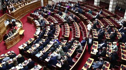 Βουλή: Πέρασε το νομοσχέδιο για τα μη κρατικά πανεπιστήμια με 159 ψήφους