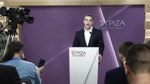 Ο Τσίπρας άνοιξε τα χαρτιά του: Δεν φεύγει, θα είναι ξανά υποψήφιος πρόεδρος, θα δώσει τη μάχη των ευρωεκλογών
