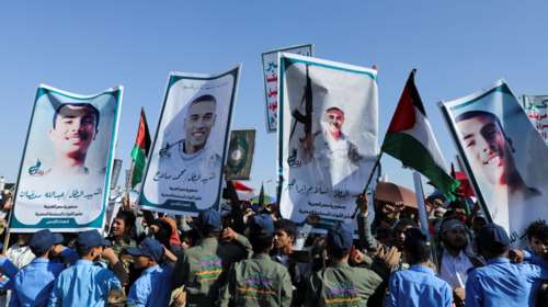 Τουλάχιστον 35 νεκροί και 131 τραυματίες από τα ισραηλινά πλήγματα εναντίον θέσεων των Χούθι