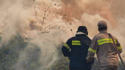 &quot;Κόκκινος&quot; συναγερμός σήμερα για τις πυρκαγιές στη μισή Ελλάδα - Οι 13 περιφέρειες που κινδυνεύουν [χάρτης]