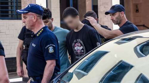 Πάτρα: &quot;Τα γυρίζουν&quot; οι δύο κατηγορούμενοι για εμπρησμό - Άλλαξαν τις αρχικές τους καταθέσεις – &quot;Είχαμε πάει να δούμε τη φωτιά&quot;