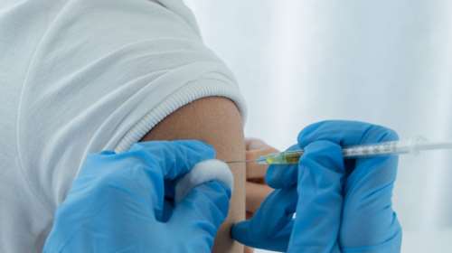 Γρίπη: Πόσο μας προστατεύει το εμβόλιο από το νέο "υποκλάδο" Κ που σαρώνει - Ποιοι κινδυνεύουν περισσότερο