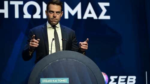 Πρώτη εμφάνιση Κασσελάκη (με γραβάτα φυσικά) ενώπιον των βιομηχάνων: Η νέα Αριστερά δεν δαιμονοποιεί το Κεφάλαιο