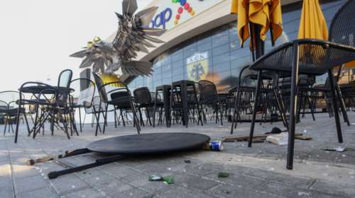 Ν. Φιλαδέλφεια: Η επίσημη ανακοίνωση της ΕΛΑΣ για τα βίαια επεισόδια - Και Έλληνες οπαδοί μαζί με τους Κροάτες, 98 οι συλλήψεις