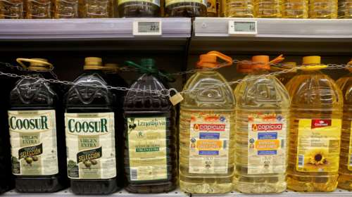 Ισπανία: Επαναφέρει τον μηδενικό ΦΠΑ στο ελαιόλαδο - Τον Μάιο η τιμή του ήταν 63% πάνω σε σχέση με ένα χρόνο πριν