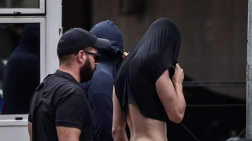 Νέα Φιλαδέλφεια: Σε 16 φυλακές, χωρισμένοι σε ομάδες των τριών ατόμων οι 105 κατηγορούμενοι - Αρνούνται τα πάντα