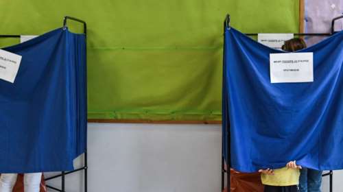 Δημοσκόπηση Opinion Poll: ΟΠΕΚΕΠΕ και ακρίβεια "τρώνε" την κυβέρνηση - Ποια κόμματα είναι κερδισμένα