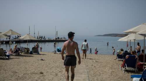 Στη δεύτερη θέση παγκοσμίως η Ελλάδα στις &quot;Γαλάζιες σημαίες&quot; - Ολες οι βραβευμένες παραλίες