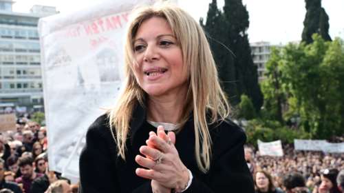 Ο σύλλογος προειδοποιεί την Καρυστιανού ότι αν δεν παραιτηθεί, θα την καθαιρέσουν μέσω Γενικής Συνέλευσης