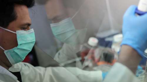 Κορονοϊός: Ανησυχία για 2ο κύμα - Νεότεροι οι ασθενείς - Φόβοι για Αθήνα και Θεσσαλονίκη