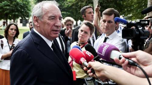 Πολιτικό αδιέξοδο στη Γαλλία: Η κυβέρνηση Μπαϊρού πέφτει, οι αγορές καταρρέουν και στο βάθος... ΔΝΤ