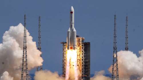 Συντρίμμια του τεράστιου κινεζικού πυραύλου μπορεί να πέσουν στην Ελλάδα το Σαββατοκύριακο - Σε ποιες περιοχές [Χάρτης]