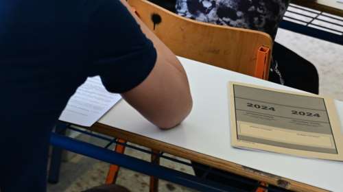 Πανελλήνιες 2024: Με 4 μαθήματα ειδικότητας συνεχίζονται οι εξετάσεις για τους υποψήφιους των ΕΠΑΛ