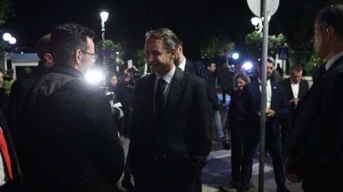 Κυριάκος Μητσοτάκης: &quot;Φρένο&quot; στα σενάρια για νέο ανασχηματισμό - &quot;Παγώνει&quot; το νομοσχέδιο για τα ομόφυλα ζευγάρια