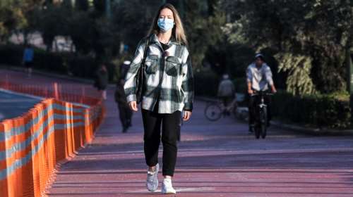 Τρομάζουν τα ενεργά κρούσματα - 20.000 σε όλη τη χώρα - 3.680 περισσότερα μέσα σε μόλις μία εβδομάδα