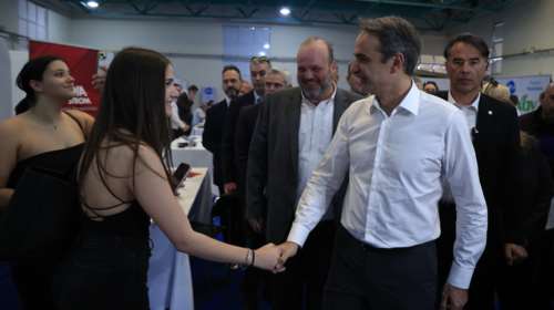 Στροφή Μητσοτάκη στην καθημερινότητα με περιοδείες και παρεμβάσεις - Στο βάθος... ΔΕΘ και ελληνοτουρκικά