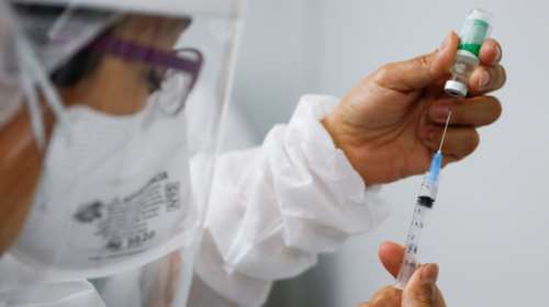 Μετάλλαξη Όμικρον: Άμεση απάντηση από Pfizer, Moderna, AstraZeneca στη νέα απειλητική παραλλαγή του κορονοϊού