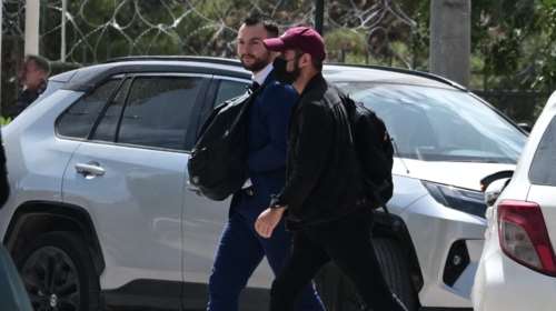 Στον ανακριτή ο βουλευτής Κωνσταντίνος Φλώρος - Κατηγορείται για κακούργημα μετά τον ξυλοδαρμό στη Βουλή [εικόνες]