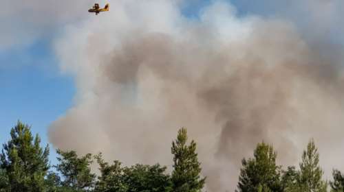 Φθιώτιδα: Ανεξέλεγκτη η πύρινη λαίλαπα στο Μαρτίνο - Πέρασαν την Εθνική οδό οι φλόγες [Εικόνες+Βίντεο]