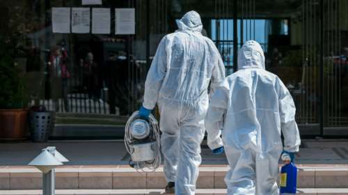 Κορονοϊός: Μεγάλος φόβος για γηροκομείο της Αθήνας - 32 κρούσματα - Επιτόπου Τσιόδρας και Χαρδαλιάς