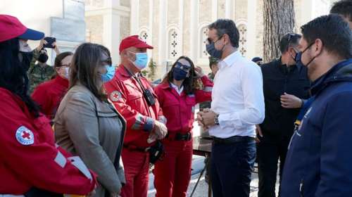 Σεισμός στη Σάμο- Μητσοτάκης: Όλη η Ελλάδα σήμερα θρηνεί - Συναντήθηκε με τους γονείς των αδικοχαμένων παιδιών [Βίντεο]