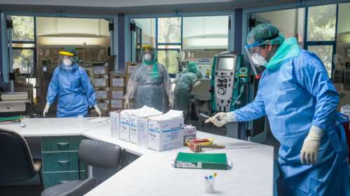 Κορονοϊός: Κίνδυνος οι επαναλοιμώξεις - Διπλάσιες οι πιθανότητες να πεθάνει κάποιος που νοσεί πολλές φορές