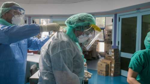 Η πανδημία σε αριθμούς: Τα στοιχεία που σόκαραν την κυβέρνηση - Ασφυκτική πίεση στο ΕΣΥ χωρίς τα μέτρα