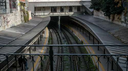 Μοναστηράκι: Προβλήματα στατικότητας στον σταθμό – "Κανένας άμεσος κίνδυνος", απαντά η ΣΤΑΣΥ