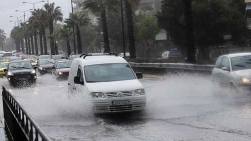 Χτυπάει την Αθήνα το νέο κύμα κακοκαιρίας - Προειδοποίηση Καλλιάνου: Πυρήνας καταιγίδων στην Αττική
