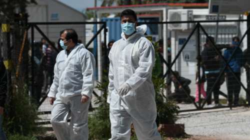 Έφοδος των αρχών σε τρεις ΜΚΟ για το προσφυγικό: Κατέσχεσαν έγγραφα, τιμολόγια και υπολογιστές