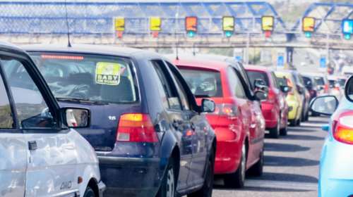 Ουρές χιλιομέτρων κατά την επιστροφή των εκδρομέων του Πάσχα - Μεγάλο μποτιλιάρισμα στην Αθηνών Κορίνθου