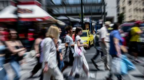 Τρομάζει η συνύπαρξη γρίπης και κορονοϊού - Γιατί οι ειδικοί φοβούνται πως φέτος τα πράγματα θα είναι δύσκολα