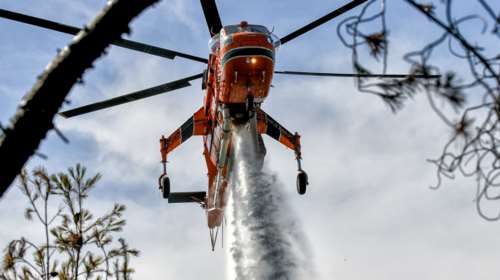 Οριοθετήθηκε η φωτιά στη Σάμο - Επιχειρούν επίγεια και εναέρια μέσα [εικόνες - βίντεο]