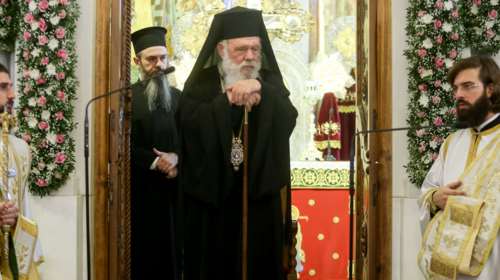 Σάλος για τη θεραπεία Ιερώνυμου: Η δήλωση Παγώνη που εξόργισε την Αρχιεπισκοπή - Τι λένε Κονιδάρης και Κοτανίδου