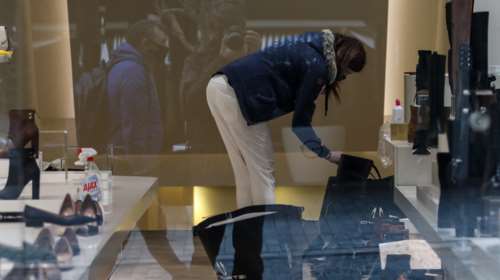 Ποια καταστήματα ανοίγουν από τη Δευτέρα - Το ωράριο και οι νέοι κανόνες λειτουργίας της αγοράς