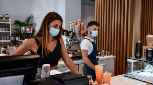 Μέτρα για την πανδημία ανακοινώνει την Τρίτη ο Κικίλιας - &quot;Μπλόκο&quot; στους ανεμβολίαστους και επιστροφή της μάσκας για όλους