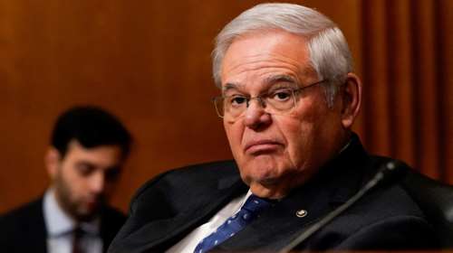 ΗΠΑ: Ο γερουσιαστής Μπομπ Μενέντεζ δεν θα είναι υποψήφιος των Δημοκρατικών τον Νοέμβριο