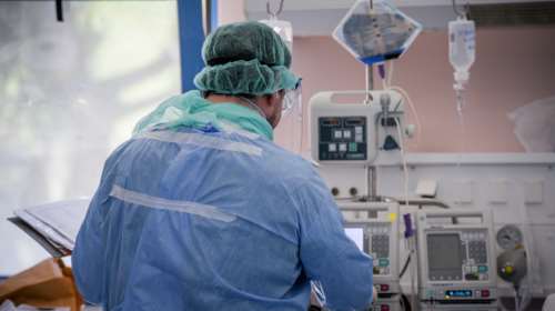 Συναγερμός για τις ΜΕΘ: Σύσκεψη στο υπουργείο Υγείας για την καταγραφή των κλινών και πώς θα αυξηθούν