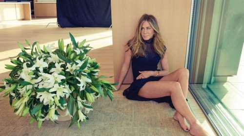 Η Τζένιφερ Άνιστον κάνει γιόγκα και δείχνει στο κοινό πόσο... ευλύγιστη είναι [Βίντεο]