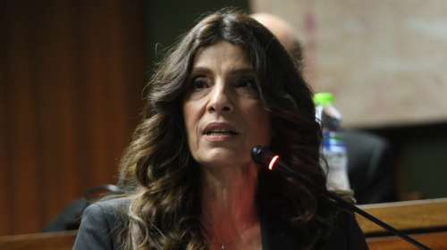 Τσαπανίδου: Η συνέντευξη Μητσοτάκη με έκανε να ντραπώ - Δεν μπορεί να ζητά από παιδιά στο τρένο να βάλουν πλάτη