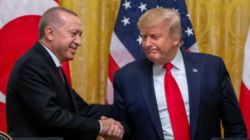 &quot;Αξιοθαύμαστη η γενναία στάση σου&quot; μετά την απόπειρα δολοφονίας- Τι διαμήνυσε τηλεφωνικά ο Ερντογάν στον Τραμπ