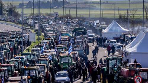 Σε αδιέξοδο το μπρα ντε φερ κυβέρνησης-αγροτών: Οι νέες πληρωμές των 600 εκατ. ευρώ και οι "ρωγμές" στα μπλόκα