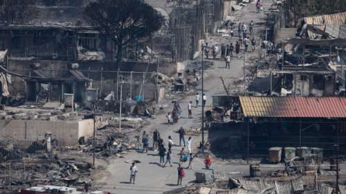 Φωτιά στη Μόρια: Στάχτη το ΚΥΤ, στο δρόμο 13.000 μετανάστες - Σε κατάσταση έκτακτης ανάγκης η Λέσβος [εικόνες-βίντεο]