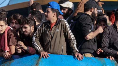 Ανησυχία για τις αυξημένες ροές μεταναστών στη Γαύδο - Τρία πολεμικά πλοία ανοιχτά της Λιβύης στέλνει η κυβέρνηση