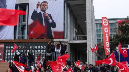 Bloomberg: Τι σημαίνει η προφυλάκιση του Ιμάμογλου - &quot;Γιατί τώρα&quot; - Κατέρρευσαν οι μετοχές