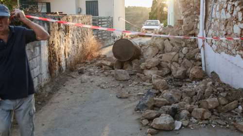 Σεισμός στην Κρήτη: Ισχυρός μετασεισμός 5,3 Ρίχτερ - Κατέρρευσαν κτίρια που είχαν ζημιές [εικόνες - βίντεο]